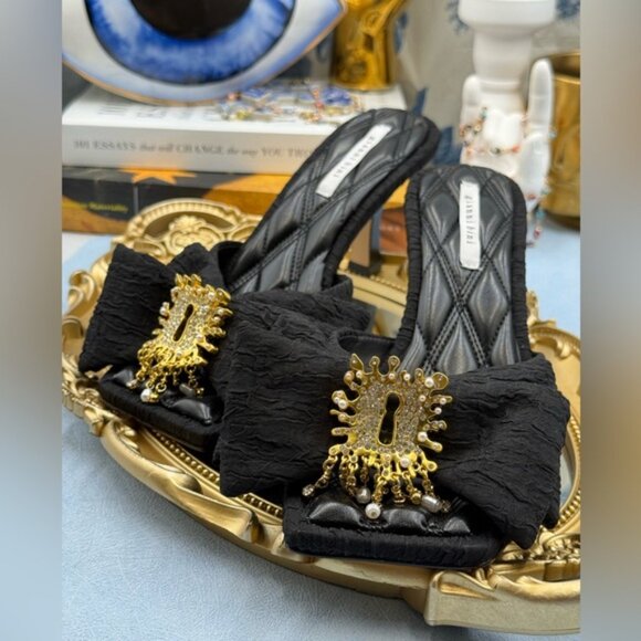 🆕 GIANNI BINI 🧿 NWOB Peeka Surrealist Keyhole Ornament Bow Slide, Black - Sz 8 - Picture 13 of 16